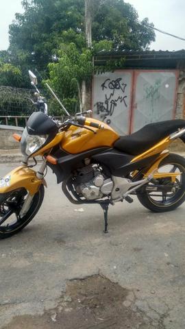 Honda CB 300 V ou t por carro,  - Motos - Anchieta, Rio de Janeiro