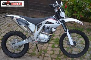 AJP Pr4 Zero 240 melhor que  - Motos - Santa Rosa, Barra Mansa | OLX