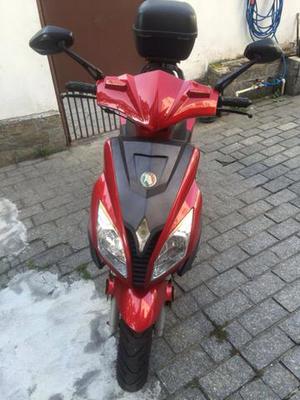 Scooter Auguri 50cc Vermelha Muito Nova - Baixou o $$$,  - Motos - Santa Rosa, Niterói | OLX