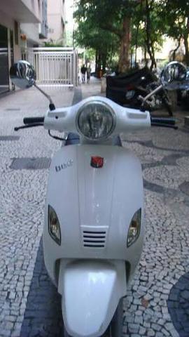 Scooter Bee 50c - semi nova  - Motos - Recreio Dos Bandeirantes, Rio de Janeiro | OLX