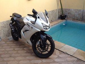 Kawasaki Ninja 250R () - série limitada - branco pérola - linda,  - Motos - Vila Emil, Mesquita | OLX