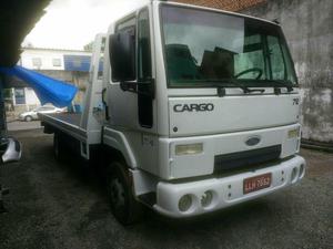Ótimo Reboque Ford Cargo - Caminhões, ônibus e vans - Vila Geny, Itaguaí | OLX