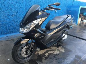 Vendo Moto Scooter Honda PCX  - Motos - Granja Dos Cavaleiros, Macaé | OLX