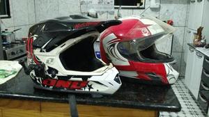 Estou vendendo dois capacetes modelo esportivos com suporte para câmera show de bola,  - Motos - Parque Chuno, Duque de Caxias | OLX