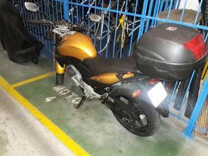 Honda CB 300 sem uso e bateria arriada,  - Motos - Barra da Tijuca, Rio de Janeiro | OLX