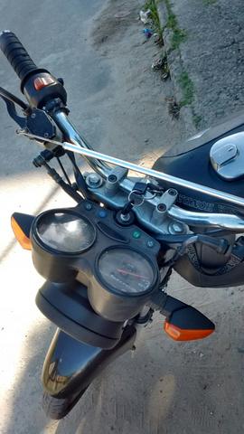 Moto Suzuki yes  - Motos - Parque Santa Amélia, Belford Roxo | OLX