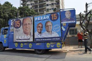 Caminhão Trio Elétrico com Palco Reformado - Caminhões, ônibus e vans - Centro, Nova Iguaçu | OLX