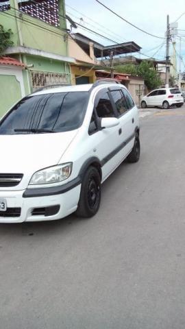 Chevrolet Zafira  completa 7lugares kit gas  vistoriada,  - Carros - Vila Heliopolis, Belford Roxo | OLX