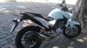 Honda Cb twister km- ipva/dpvat  pagos,  - Motos - Recreio, Rio das Ostras | OLX
