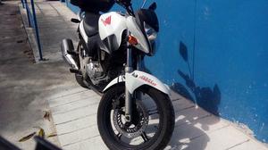 Moto CB 300R Branca  - Motos - Jardim Esperança, Cabo Frio | OLX