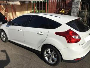 FORD FOCUS HATCH 1.6 SE POWERSHIFT - BRANCO - 