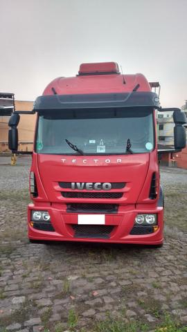 2 caminhões iveco Tector- E28 Teto Alto - Leito - Caminhões, ônibus e vans - Santa Rita do Zarur, Volta Redonda | OLX