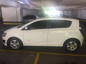 Chevrolet Sonic branco  flex câmbio manual, ar, direção, trava com  km rodados,  - Carros no Rio de Janeiro | OLX