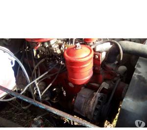 Vendo Rural 4x4 motor seis cilindros em bom estado