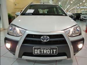 Toyota Etios Cross 1.5 (flex)  em Blumenau R$ 