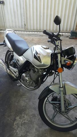 Suzuki Yes  - Motos - Campos Dos Goytacazes, Rio de Janeiro | OLX