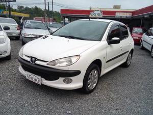 Peugeot 206 Hatch. Presence 1.4 8v (flex)  em Blumenau