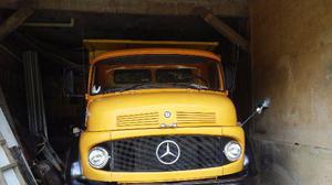 Caminhão Mercedes Amarelo - Caminhões, ônibus e vans - Mosela, Petrópolis | OLX