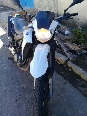 Vendo xt660 moto linda de boa procedência cm a roupa do modelo mas nova mto top!!,  - Motos - Parque Jardim Carioca, Campos Dos Goytacazes | OLX