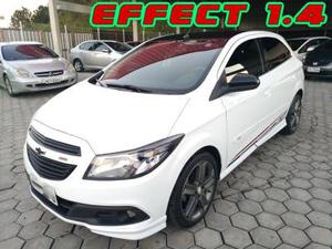 Chevrolet Onix 1.4 Effect (flex)  em Blumenau R$