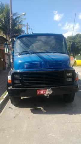 Vendo uma  - Caminhões, ônibus e vans - Vila São Luis, Nova Iguaçu | OLX