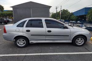 Chevrolet Corsa Sedan 