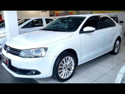 Volkswagen Jetta 2.0 Tsi Highline 211cv Gasolina 4p