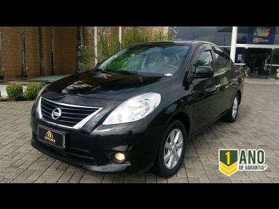 Nissan Versa v Flex Sl 4p Manual  em Blumenau R$