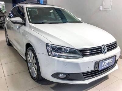 Volkswagen Jetta 2.0 Comfortline Flex 4p Tiptronic  em