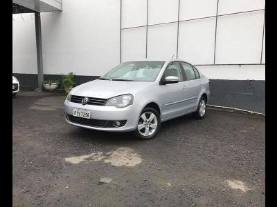 Volkswagen Polo Sedan 1.6 Mi Comfortline 8v Flex 4p