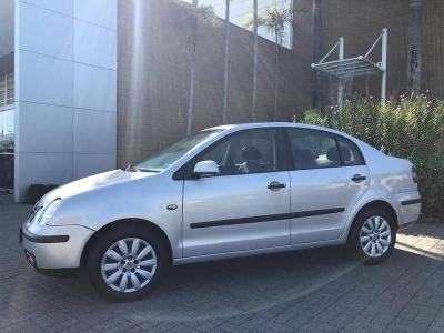 Volkswagen Polo Sedan 1.6 8v Gasolina 4p Manual  em